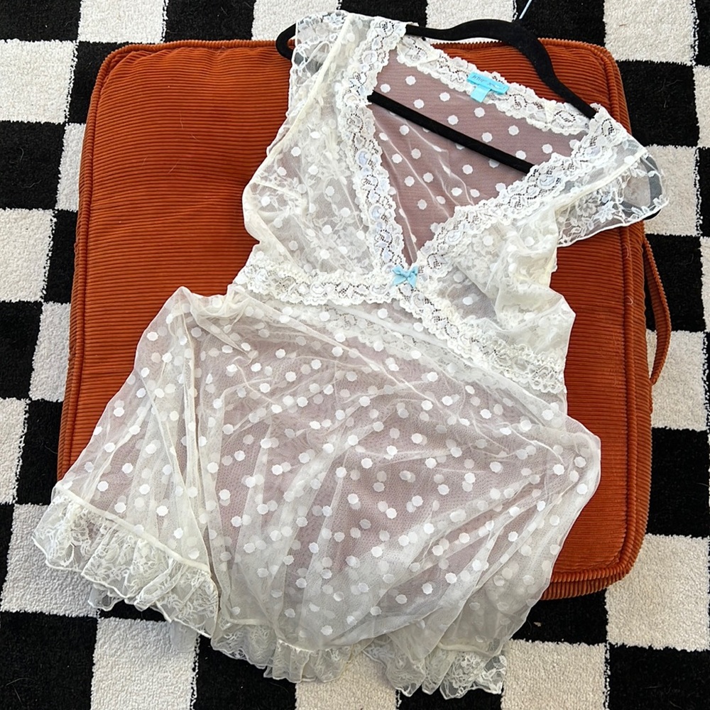 Betsey Johnson negligee - white with polka dots and lace
